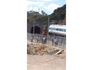 Yüksek Hızlı Tren Kaza Yaptı