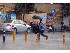 İstanbullulara Yağmur Sürprizi