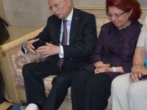 Eşi Çatının Adaylığına Sıcak Bakmamış