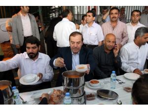Esenyurt’ta Ramazan Paylaşarak Yaşanıyor