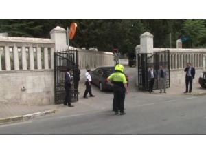 Erdoğan Anne Ve Babasının Mezarlarını Ziyaret Etti