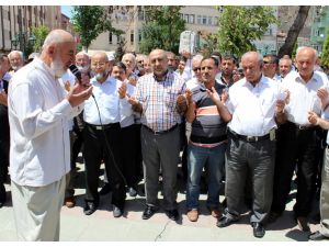 İsrail’in Gazze’ye Yaptığı Saldırılar Protesto Edildi