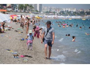 Antalyada Sıcak Hava Bunaltıyor