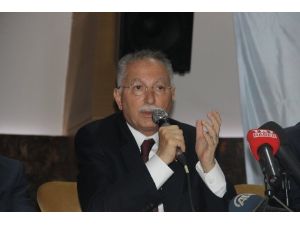 İhsanoğlu Kendini Tarif Etti