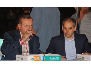 Erdoğan 30 Bin Kişiyle İftar Açtı