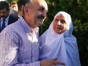 Bakan’dan Kanser Hastasına Yardım Sözü