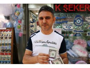 Düğünlerde Sahte Dolar Modası