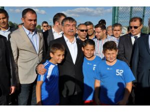 Savunma Bakanı Yılmazdan Sivasspora Destek