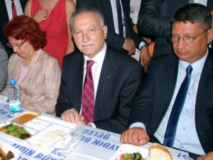 İhsanoğlu, Orunucu İftar Çadırında Açtı