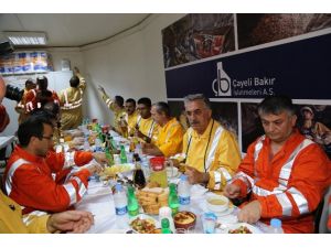 Bakan İftarı Yer Altında Yaptı