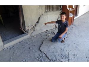 Bu Mahalle Çöküyor