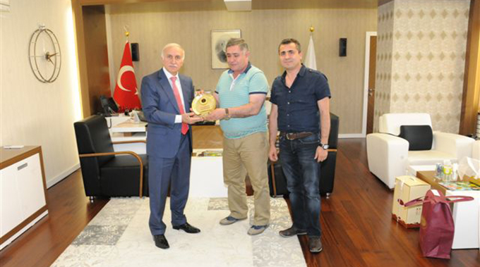 TRT Genel Müdürüne Şehrimizden Ödül