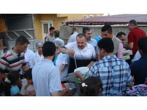 (Özel Haber) Tuzla Belediyesi Tarafından Suriyeli Göçmenlere İftar Verildi