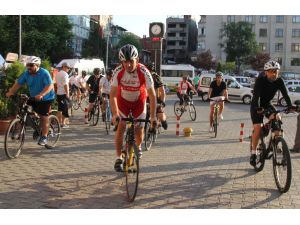 Pedallar “Çocuklar Üşümesin” Diye Çevriliyor