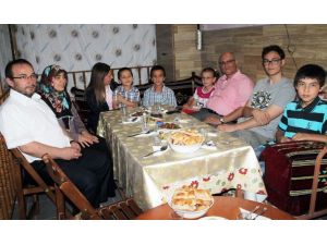 Başbakan Erdoğan’ın 3 Çocuk Tavsiyesini İkiye Katladı