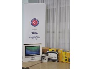 Kazakistan Görme Engelliler Birliğine İlaç Ve Ekipman Desteği