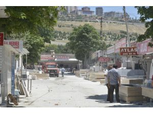 Karşıyaka Mezarlığında Mermerciler Sorunu