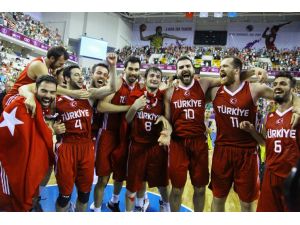 12 Dev Adam Çeşme’de Kamp Yapacak