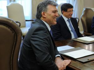 Gül, Davutoğlu İle Görüştü
