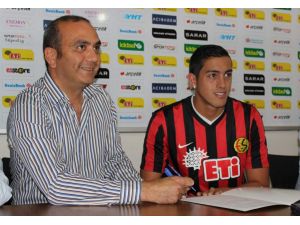 Eskişehirspor Arjantinli Genç Oyuncuyu Renklerine Bağladı