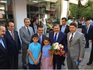 Bakan Eroğlu, Ak Parti İl Başkanlığını Ziyaret Etti