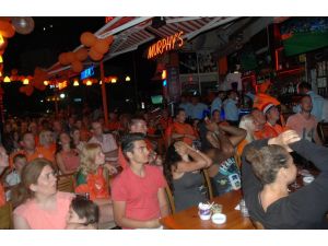 Hollandalı Turistler Kahroldu