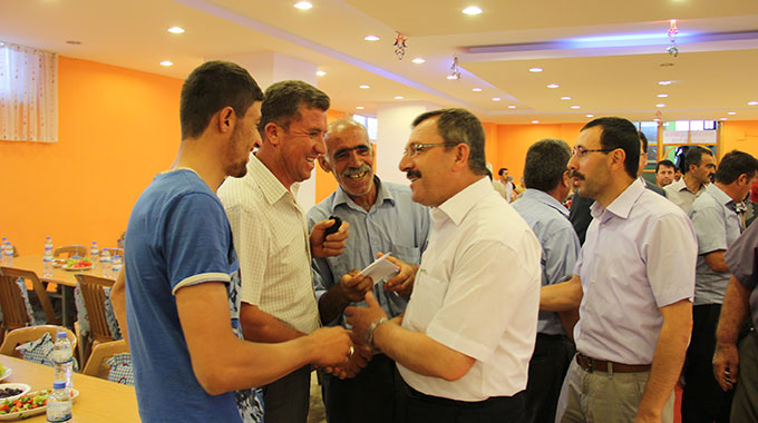 AK Partililer Vefa İftarında Buluştu