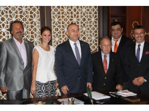 Bakan Çavuşoğlu, Taba-amcham Başkanı Zeynep Dereli’yi Kabul Etti