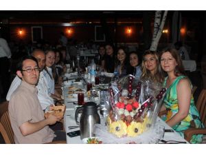 Ankaralı Blog Yazarları, Bir Buket Meyve’nin İftarında Buluştu