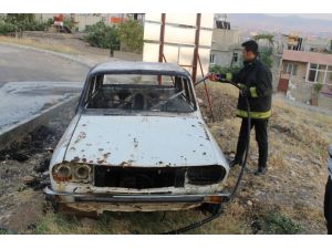 Park Halindeki Otomobil Yandı