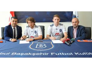İstanbul Başakşehir, Transfere Doymuyor