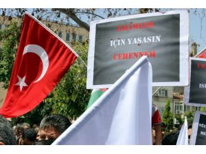 Filistin’de Hayatını Kaybedenler İçin Gıyabi Cenaze Namazı Kılındı