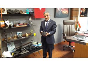 Meclis’teki Odasında Madenciler İçin Köşe Oluşturdu