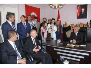 İhsanoğlu Şehit Aileleriyle Görüştü