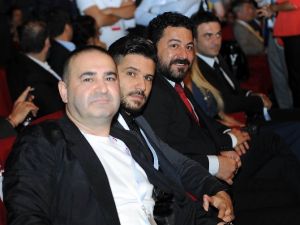 Erdoğan&rsquo;ı Ünlü İsimler De Dinledi