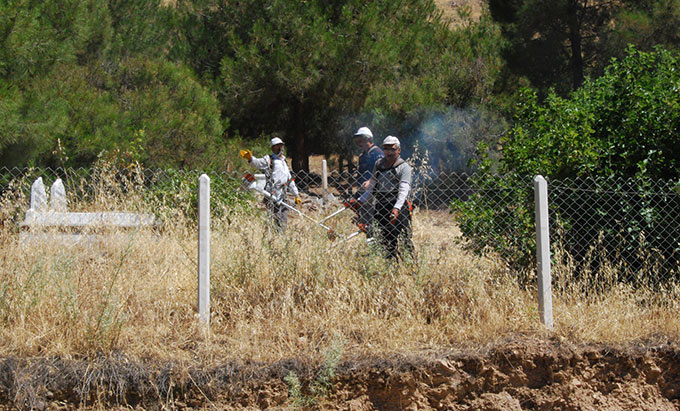 Ata: “Mezarlıklarda Çalışmalarımız Devam Ediyor”