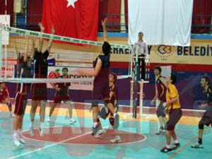 Belediye Voleybolda İyi Başladı