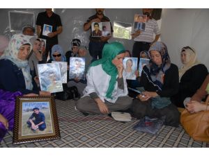 Kadın Gazetecilerden Eylem Yapan Annelere Ziyaret