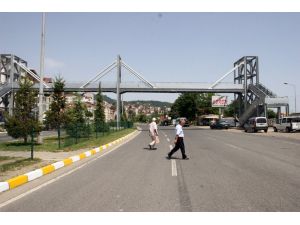 Kullanılmayan Üst Geçit