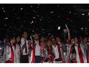 Yeni Yüzyıl Üniversitesi İlk Lisans Mezunlarını Verdi