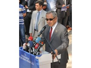 İhsanoğlu&rsquo;na Türbe Göndermesi