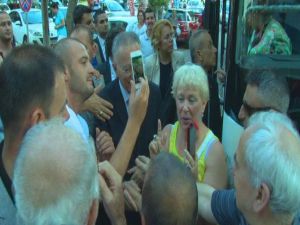 Ekmeleddin İhsanoğlu Tekirdağlı Vatandaşla “Özçekim” Yaptı