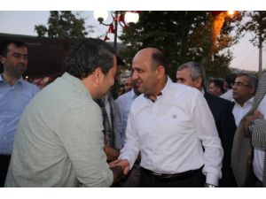 Bakan Vatandaşlarla İftar Açtı
