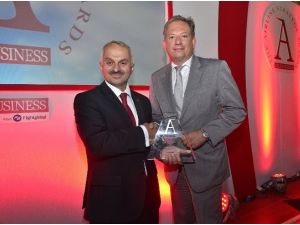 Temel Kotil&rsquo;e Ödül