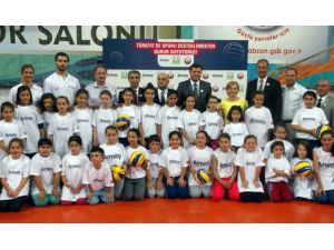 Filenin Fidanları Projesi Kapsamında Türkiye Genelinde 300 Adet Mini Voleybol Seti Dağıtılacak