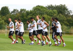 Beşiktaş, İngiltere’deki İlk Antrenmanını Yaptı