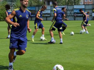 Fenerbahçe Yeni Sezon Hazırlıklarını Sürdürüyor