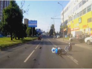 Motosikletle Taklalar Attı