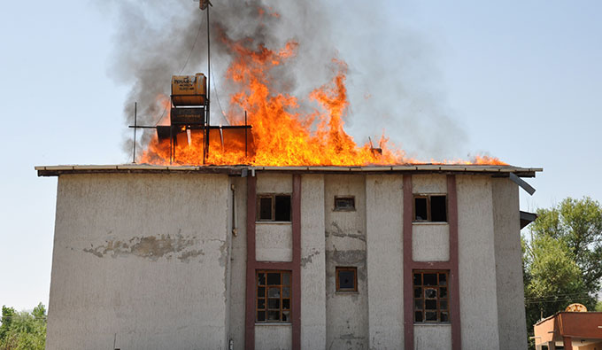 Çatı Yangını Korkuttu