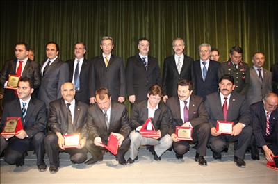 Vergi rekortmenleri ödüllendirildi 